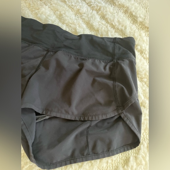 Lululemon Black 2.5 Inch Speed Short - Picture 6 of 8